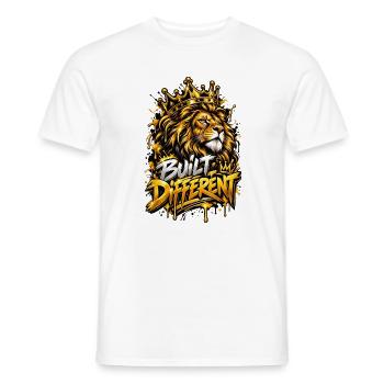 Kronenlöwe hat es anders gebaut - Männer T-Shirt - Weiß - Vorne - AI Model Male 178 dark (178cm)