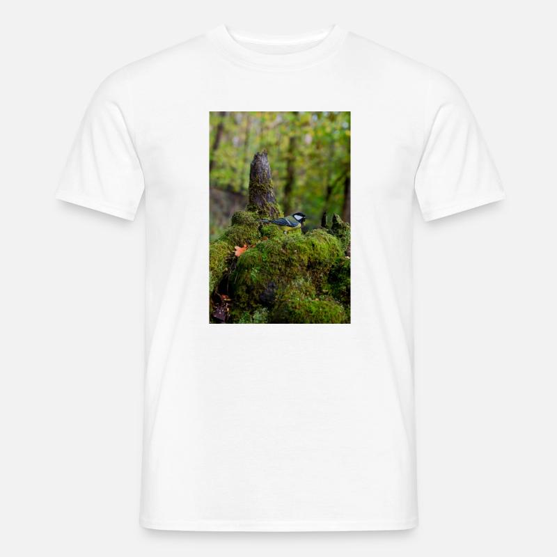 Moosiger Waldvogel In Ruhiger Lichtung - Männer T-Shirt - Weiß