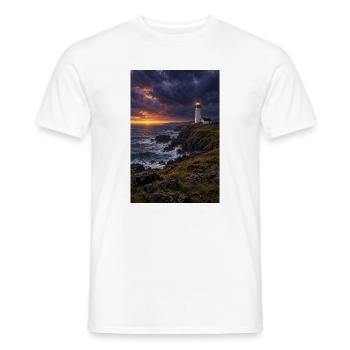 Dusk Lighthouse an der Rocky Coast - Männer T-Shirt - Weiß - Vorne - AI Model Male 178 dark (178cm)