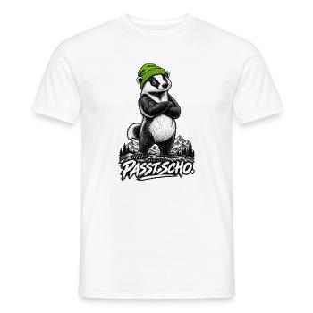 Panda mit grüner Mütze am Berg - Männer T-Shirt - Weiß - Vorne - AI Model Male 178 dark (178cm)