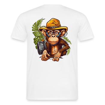 Adventure monkey with safari hat and backpack - Men's T-Shirt - white - Back - AI Model Male 178 dark (178cm)