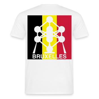 Atomium Brussels – Quadrat-Design mit belgischer Flagge - Männer T-Shirt - Weiß - Hinten - AI Model Male 178 dark (178cm)