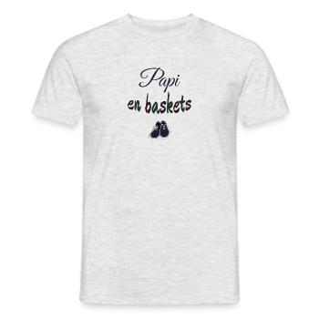 Papi en baskets. Cadeau humour homme - T-shirt homme - gris chiné - Devant - AI Model Male 178 dark (178cm)