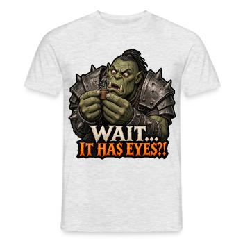 Wait... It Has Eyes?! – Tabletop Ork Miniatur - Männer T-Shirt - Grau meliert - Vorne - AI Model Male 178 dark (178cm)