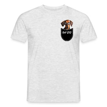 Dackel in Pocket Brusttasche Na du - Männer T-Shirt - Grau meliert - Vorne - AI Model Male 178 dark (178cm)