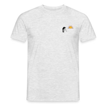 Sunset Hunter - Männer T-Shirt - Grau meliert - Vorne - AI Model Male 178 dark (178cm)