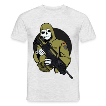 Skeleton in camouflage cloak with rifle - Men's T-Shirt - heather grey - Front - AI Model Male 178 dark (178cm)