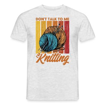 Garn stricken Stricken Stricken Liebhaber Geschenk - Männer T-Shirt - Grau meliert - Vorne - AI Model Male 178 dark (178cm)