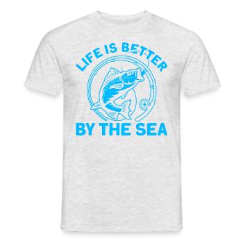 La vie est meilleure au bord de la mer Cadeau de pêche - T-shirt homme - gris chiné - Devant - AI Model Male 178 dark (178cm)