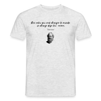 Citation Socrate " Que celui qui veut changer..." - T-shirt homme - gris chiné - Devant - AI Model Male 178 dark (178cm)