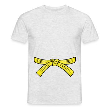 Judo Gelbgurt Jiu Jitsu gelber Gürtel 5. Kyu Obi - Männer T-Shirt - Grau meliert - Vorne - AI Model Male 178 dark (178cm)