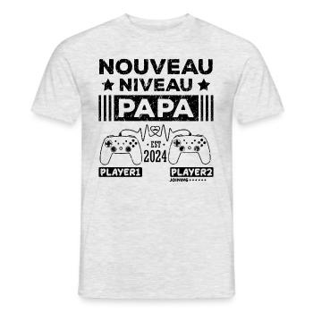 Nouveau niveau papa 2024 idée cadeau futur père - T-shirt homme - gris chiné - Devant - AI Model Male 178 dark (178cm)
