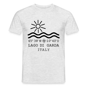 Gardasee Lago di Garda Italien Koordinaten - Männer T-Shirt - Grau meliert - Vorne - AI Model Male 178 dark (178cm)