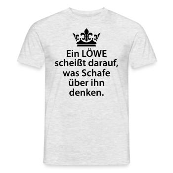 Löwe scheißt darauf was Schafe denken - Männer T-Shirt - Grau meliert - Vorne - AI Model Male 178 dark (178cm)