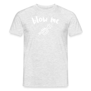 Joueur de trompette drôle graphique Blow Me - T-shirt homme - gris chiné - Devant - AI Model Male 178 dark (178cm)