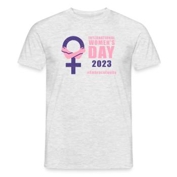 Journée internationale de la femme 8 mars #EmbraceEquity - T-shirt homme - gris chiné - Devant - AI Model Male 178 dark (178cm)