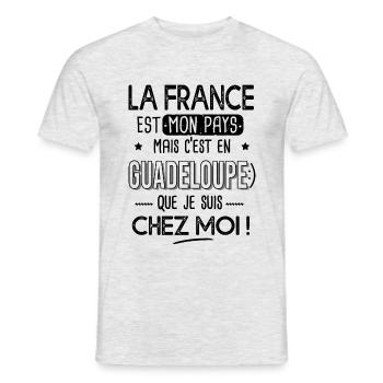 Guadeloupe est chez moi Cadeau humour île antilles - T-shirt homme - gris chiné - Devant - AI Model Male 178 dark (178cm)