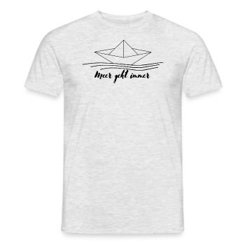 Papier Boot Origami mit Spruch und Meer - Männer T-Shirt - Grau meliert - Vorne - AI Model Male 178 dark (178cm)