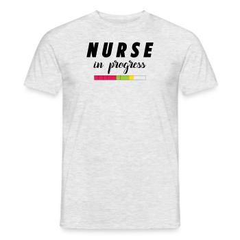 Krankenschwester in Arbeit - Männer T-Shirt - Grau meliert - Vorne - AI Model Male 178 dark (178cm)