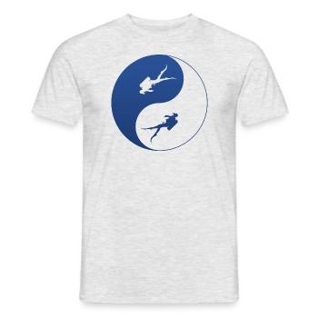 Tauchen - Männer T-Shirt - Grau meliert - Vorne - AI Model Male 178 dark (178cm)