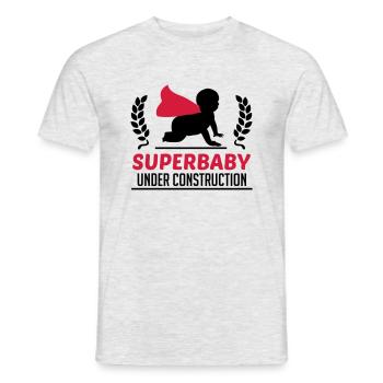 Superbaby under construction - Männer T-Shirt - Grau meliert - Vorne - AI Model Male 178 dark (178cm)