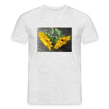 Zwei Sonnenblumen fotografiert - Männer T-Shirt - Grau meliert - Vorne - AI Model Male 178 dark (178cm)