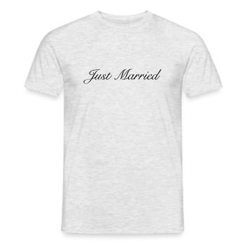 Cooles „Just Married“ Design für sie und ihn - Männer T-Shirt - Grau meliert - Vorne - AI Model Male 178 dark (178cm)