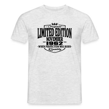 Limited Edition November 1962 - Männer T-Shirt - Grau meliert - Vorne - AI Model Male 178 dark (178cm)