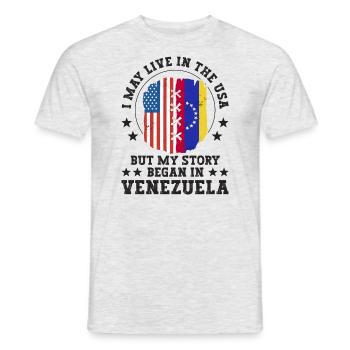 I May Live In The USA But My Story Began In - Männer T-Shirt - Grau meliert - Vorne - AI Model Male 178 dark (178cm)