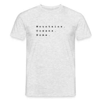 Mountains. Oceans. Home. Design 5 by PLYmyART - Männer T-Shirt - Grau meliert - Vorne - AI Model Male 178 dark (178cm)