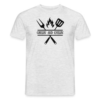Grillin and Chillin - Männer T-Shirt - Grau meliert - Vorne - AI Model Male 178 dark (178cm)
