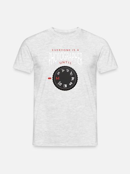 Everyone is a photographer until ... - Men's T-Shirt - heather grey