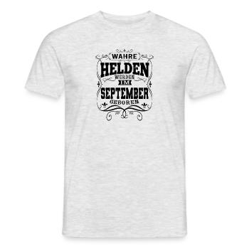 Wahre Helden werden im September geboren - Männer T-Shirt - Grau meliert - Vorne - AI Model Male 178 dark (178cm)