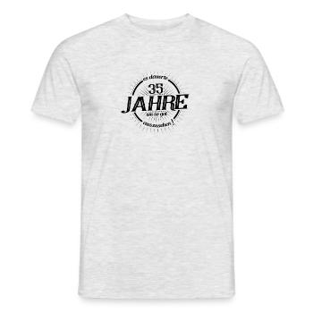 Es dauerte 35 Jahre um so gut auszusehen - Männer T-Shirt - Grau meliert - Vorne - AI Model Male 178 dark (178cm)