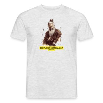 Meister Wu | Chinesische Tuschezeichnung - Männer T-Shirt - Grau meliert - Vorne - AI Model Male 178 dark (178cm)