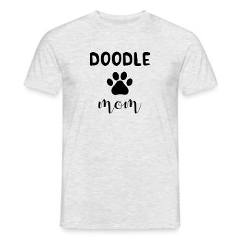 Doodle Mom - Männer T-Shirt - Grau meliert - Vorne - AI Model Male 178 dark (178cm)