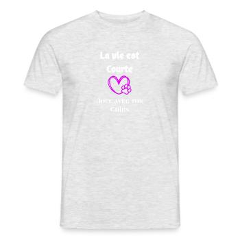 La vie est courte : Joue avec ton Chien - T-shirt homme - gris chiné - Devant - AI Model Male 178 dark (178cm)
