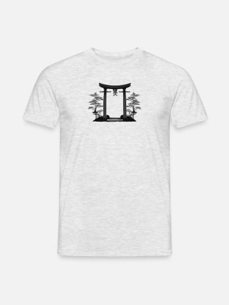 Japanese torii gate Japan with trees - Men's T-Shirt - heather grey
