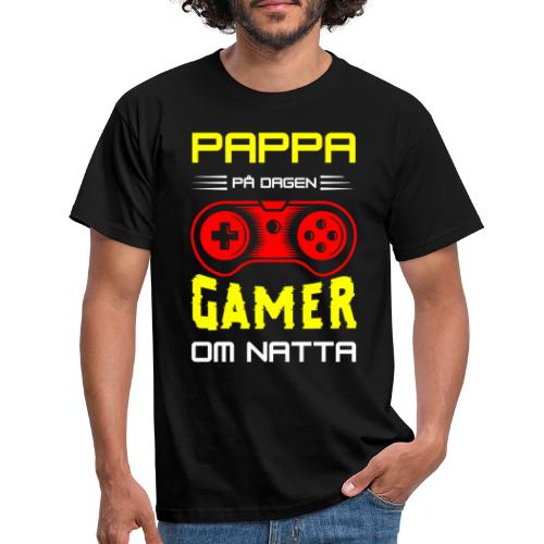 Pappa om dagen, gamer på natten - T-skjorte for menn