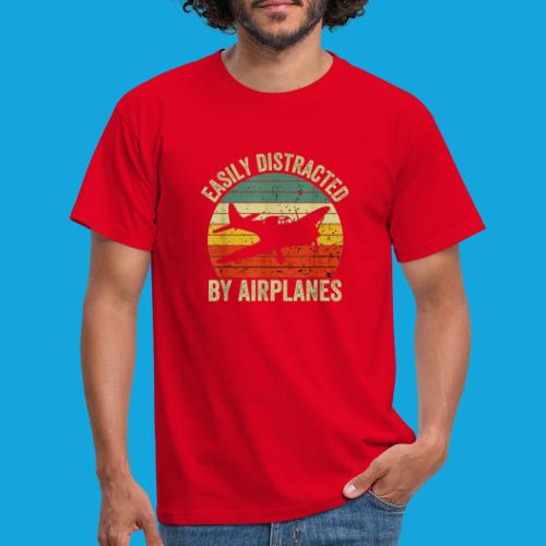 Easily Distracted by Airplanes - Männer T-Shirt