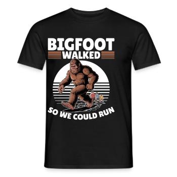 Bigfoot Sasquatch - Männer T-Shirt - Schwarz - Vorne - AI Model Male 178 light (178cm)