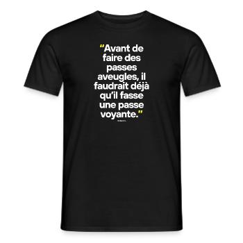 Citation célèbre footballeur coach - T-shirt homme - noir - Devant - AI Model Male 178 light (178cm)