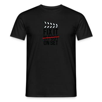Fix it In post On set - montage vidéo - T-shirt homme - noir - Devant - AI Model Male 178 light (178cm)