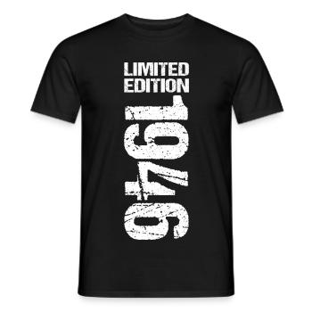 80. Geburtstag Jahrgang 1946 - Männer T-Shirt - Schwarz - Vorne - AI Model Male 178 light (178cm)