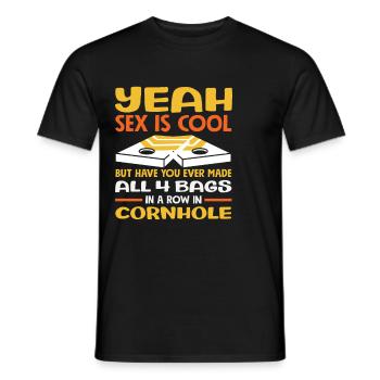 Cornhole Spieler Lustig Spruch - Männer T-Shirt - Schwarz - Vorne - AI Model Male 178 light (178cm)