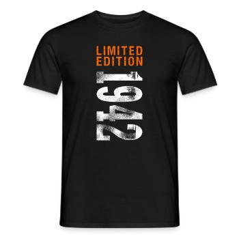1942 born - Men's T-Shirt - black - Front - AI Model Male 178 light (178cm)