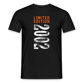 2002 Limited Edition - Männer T-Shirt - Schwarz - Vorne - AI Model Male 178 light (178cm)