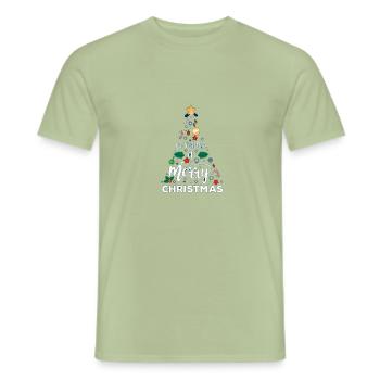Chandail d’arbre de Noël - T-shirt homme - vert sauge - Devant - AI Model Male 178 light (178cm)