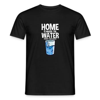 La maison est l’endroit où l’eau n’a pas un goût bizarre 4 - T-shirt homme - noir - Devant - AI Model Male 178 light (178cm)
