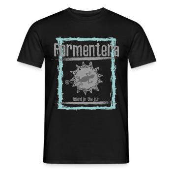 Formentera Sonneninsel Design - Männer T-Shirt - Schwarz - Vorne - AI Model Male 178 light (178cm)